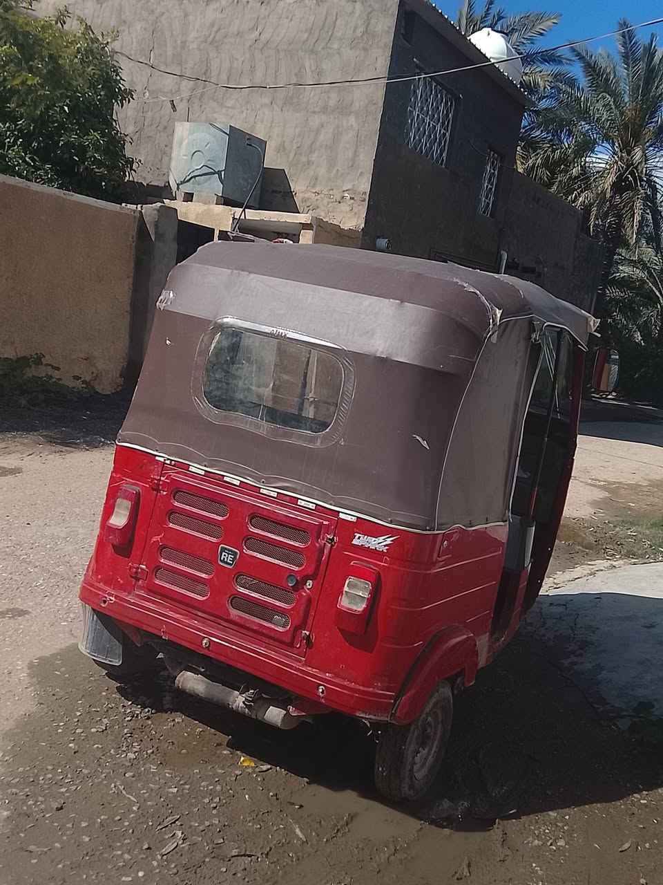 ياالله السلام عليكم تكتك باجاج موديل 18 داخلة ب 19 اوراق المصطفى كاملات تكتك مكينة لا تنقيص لا تبخير تكتك   خير من الله السعر ٣٦٥٠ وبيهة مجال بسيط مكاني ورة بوابة الحسينية مال راشدية الحويش قرب مطعم سامان السياحي للاستفسار الاتصال ***********
