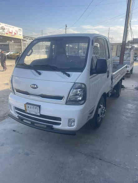 كيا فحل موديل. 2020شكل جديد.  محرك. 4000مفتوح. مكفوله كفاله عامه من صبغ وتبديل. محرك بلادي مكفوله. 
محوره تابر خلفي. ١٤
سعر ١٦٤$
عنوان بغداد. ليوسفيه. ناحيه الرشيد. 

‭٠٧٨٧ ١٣٧ ٧٣٩٧‬
