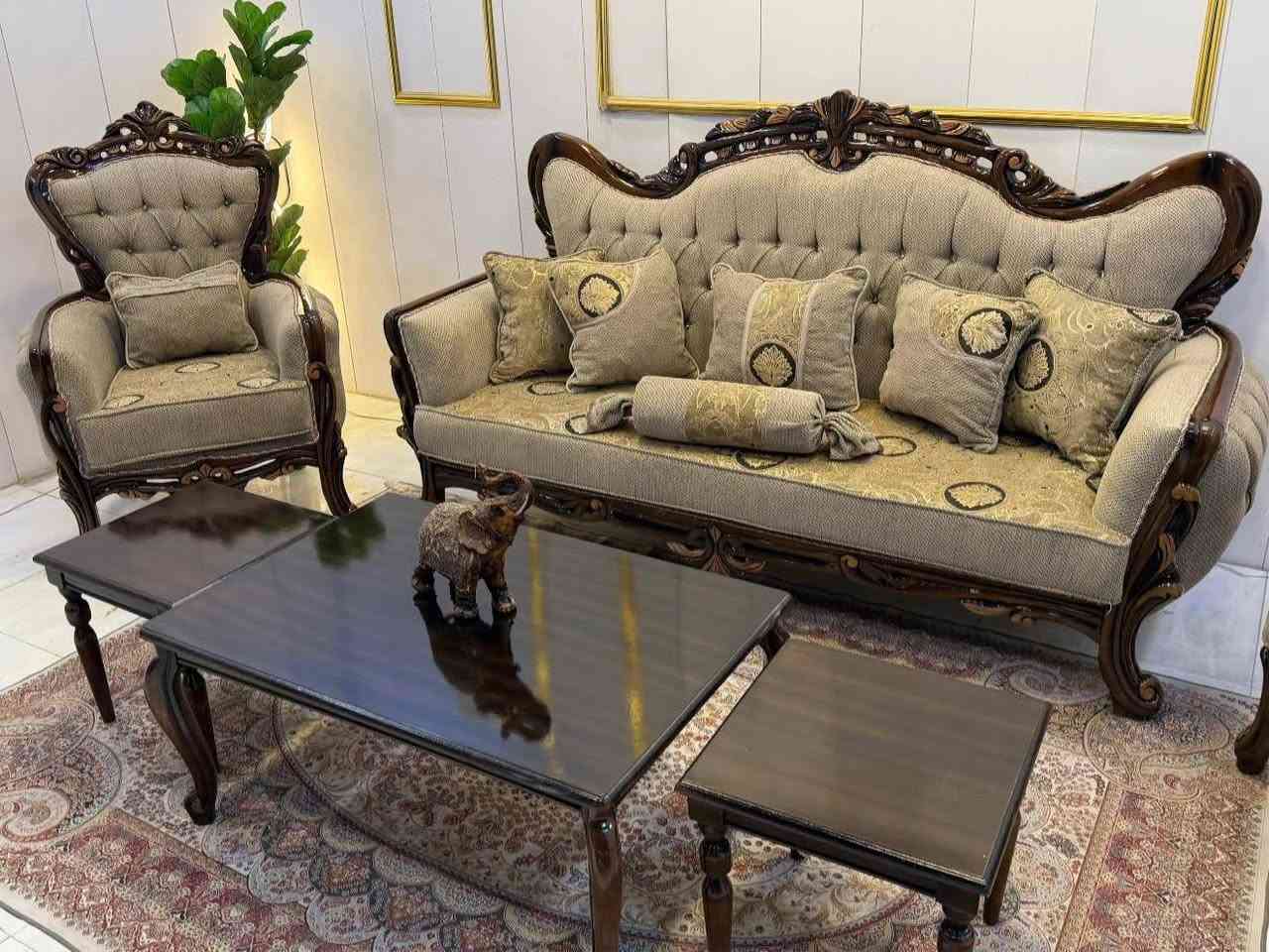 افخم الاطخم التركيه  🇹🇷🇹🇷  المستورده 
ملاحظه 
 حفر زان يدوي فخم جداً😍 )
خشب تركي زان اصلي 🪵 
قماش درجة اولى ارقى انواع الاقمشه ✨✨
10مقاعد (قنفتين+4كراسي)
مع  طبله كبيره وطبلتين مربعات  ..
للحجز والاستفسار مراسلة الصفحه او الرقم 📞📞
***********
العنوان
ديالى الخالص ناحية هبهب 
يوجد لدينا خدمة توصيل كافة محافظات العراق
