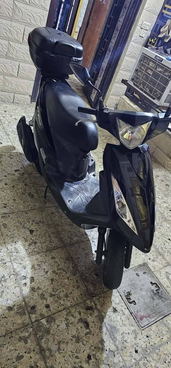 سلام عليكم 

دراجه سيام GT سوبر ياباني أصل 

الدراجه يامديل ؟ 2018

الدراجه مفتوحه ؟ مامفتوح برغي بيها وكاله 

الدراجه بيها نقص ؟ اي نقص مابيها 

صارلها شكد من طالعه ؟ صار 3 اشهر  من طلعتها من الحاويه

الدراجه طالعه من الوكيل ب اسمي لمكاتبه   

السعر  : 1200 قفل مو شراي لا تتصل اخيك 

للأستفسار : ***********
