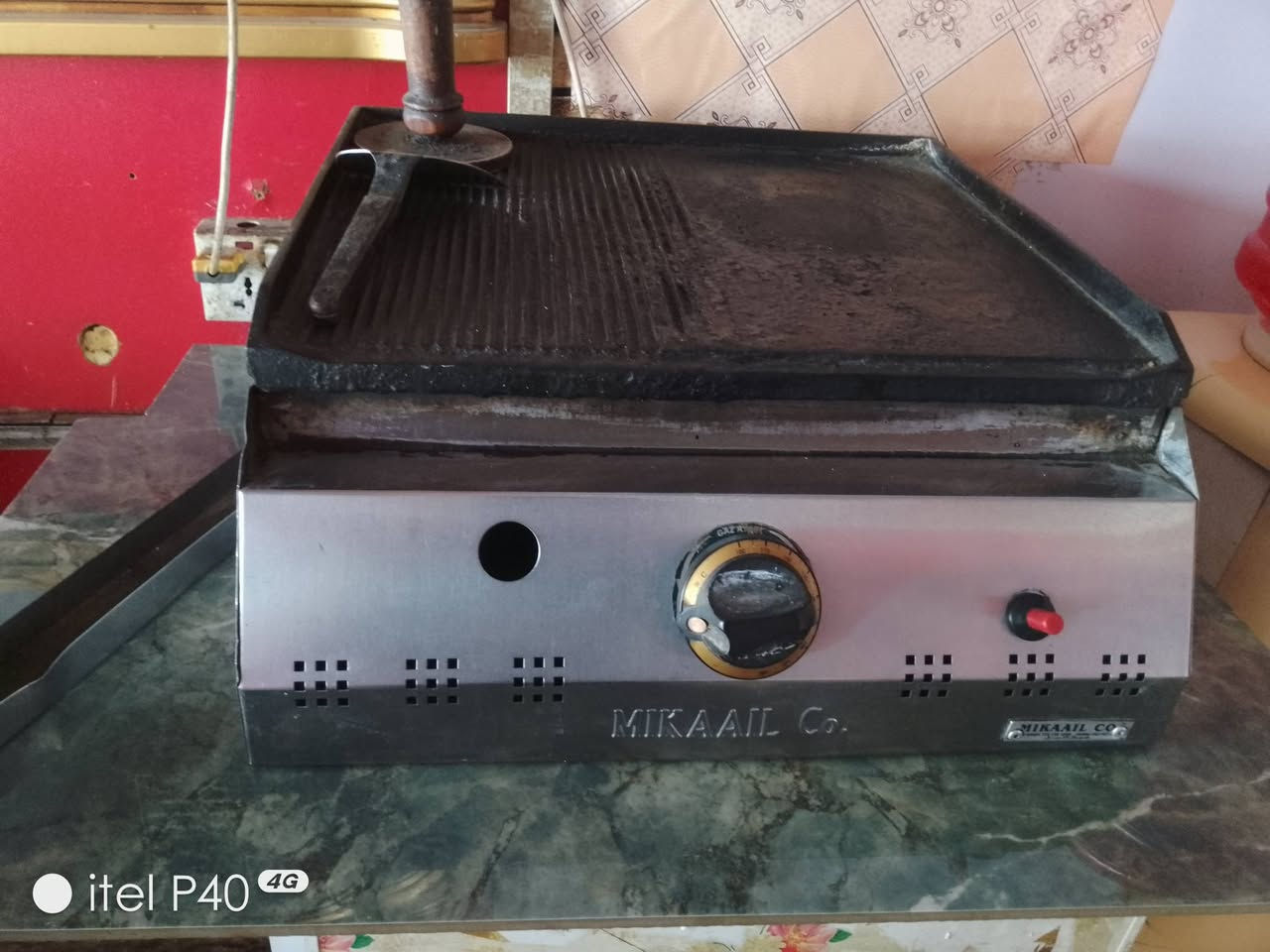 سلام عليكم شويه همبركر+صاجيه حجم صغير البيع والشراء يجي على الخاص او رقم الهاتف ***********
