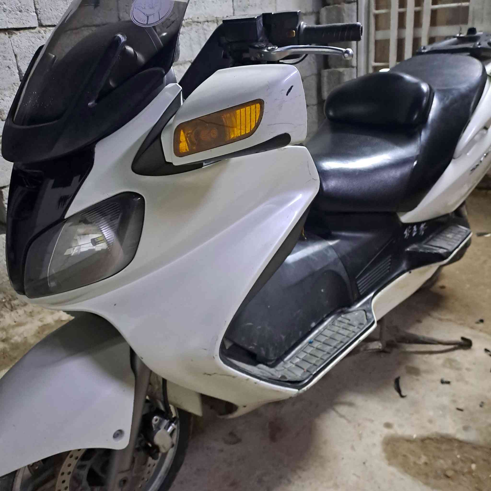 السلام عليكم دراجه للبيع سكاي ولف عنوان بغداد 
***********
