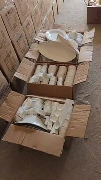 وصال فرفوري • سياحي ملون • ٥٠×٣٠×٣٠