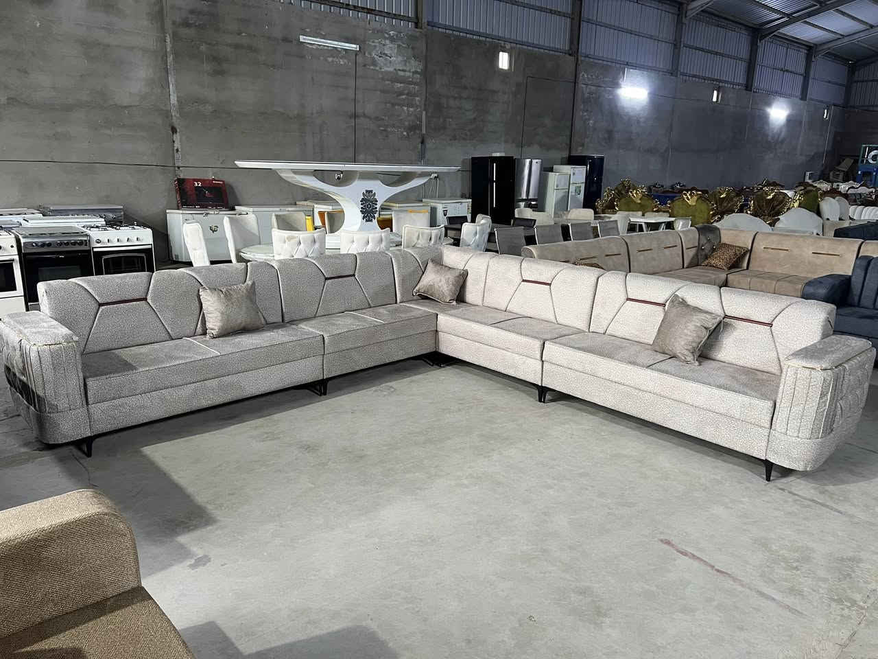 يالله السلام عليكم متابعينا 🙋🏿❤️‍🔥
وصلت بضاعه ديوان 5 قطع 11 مقعد تزكام بلوك اسود ضمان حقيقي 3 سنه رجلين حديدقوه متانه متوفره جميع الألوان والقياسات قماش خاولي طبله جنابيه وموجود بدون طبله جانبيه 5 تصاميم الوان جداً راح تعجبكم وباقيه الوان ما مصوره متوفر توصيل لجميع المحافضات 
عنوان المجمع الكامل 
#مجمع_ابو_اثير_للأثاث 
#باله_وجديد
#واسط_قضاء_النعمانيه.           
#مقابيل_الحي_الصناعي
#جملون_وليس_محل_مقابيل_الحي_الصناعي
#للأستفسار_على_الأرقام_التاليه
 📞 📞 📞
واتساب *********** 
***********
***********
رابط عنوان المجمع على الخريطه  https://maps.app.goo.gl/4hQ6WBSswftK2S8w6
