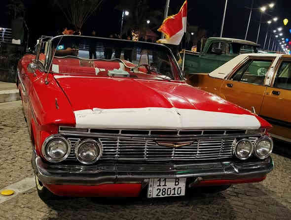 👑 للبيع: تحفة نادرة! شيفروليه إمبالا كشف (أصل) موديل 1961 🇺🇸

🔥 فرصة استثمار لعشاق السيارات الكلاسيكية والقطع الفريدة! 🔥

• النوع والموديل: شيفروليه إمبالا (Chevrolet Impala)

• سنة الصنع: 1961 💎

• النسخة: كشف (Convertible) أصلي ☀️
✨ فرادة وتفاصيل لا مثيل لها:
السيارة الوحيدة من هذا النوع والحالة في العراق والشرق الأوسط! 🌍

🛡️ المواصفات الفنية والحالة:
• المحرك وناقل الحركة: وكالة (Original) وبحالة ممتازة جدًا 💪.

• الهيكل الخارجي:

• مصبوغ بالكامل بنفس اللون الأصلي للسيارة.

• خالٍ تمامًا من الصدأ (Rust-Free) ✅.

• الكرومات: لامعة وبدون أي بهتان (كالجديدة) ✨.

• الإطارات: جديدة بالكامل 🏎️.

• النظام الكهربائي: كامل ويعمل بكفاءة عالية وبدون أي ملاحظات ⚡.

🛋️ الداخلية:
• الداخلية: أصلية (Original) وبحالة ممتازة.

• الفرش: نظيف جدًا ومحافظ عليه 🧼.
📝 الأوراق الرسمية:

• الترقيم: رقم بغداد "إنجليزي" 🇮🇶.
• 
النظافة: نظافة السيارة ممتازة (كما هو موضح في الصور).

📞 السعر والتواصل:
السعر بناءً على الاتصال والمراسلة فقط 💰

لمعرفة السعر والمزيد من التفاصيل أو المعاينة، يُرجى الاتصال أو المراسلة عبر واتساب:
*********** 📞
