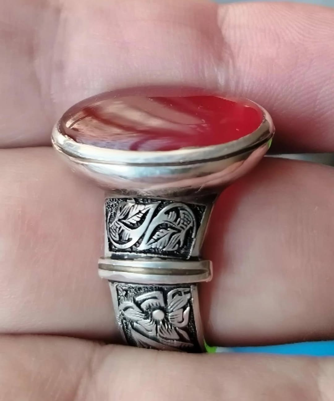 ياالله يارزاق خاتم من العقيق اليماني الزجاجي صياغة المبدع عرفان الأصلي حجم الحجرة ٢٥'٢سنتيم
مقاس الفضة ٢٢-٢٣
وزن الخاتم ٢٠ غم
السعر ١٣٠ بغداد الدورة *********** يوجد توصيل
