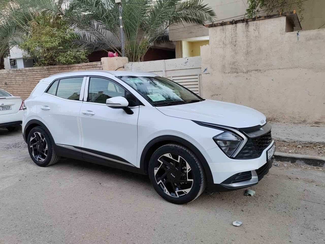 سبورتج ٢٠٢٢ خليجي بسمي  الشركة الدولية حساسات كامرة تبريد خلفي شفتات ستيرن مري شفط  محرك ٢٠٠٠ دوش سويج بيها شخط بين البابين السايق والي وراه ونصبغن  وبيها بارد بسيط محرك كير مكفولات بدون نقص برغي تخم تاير جديد السعر ١٩٠ مكان بغداد حي اور ***********
