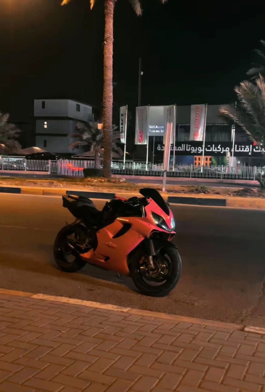 يالله اسلام عليكم  
للبيع دراجه نوع HOANDA F4i
الدراجه مكينه كبس برغي ممفتوح بيها 

جيب فيتر وفحص وترايك وين متريد
  
عليها ادامه كامله ابللكات anjke نوزلات جددد مي راديتر زيتي انسه شي اسمه حماوه بلزدحام اقوه شي اذا تصعد ٩٥
دهن امزويل كل ١٥ يوم 
بس كفراتها بيهن ملاحضه يرادلهن ترتيب
مكاني بغداد 
وسعرها ١٧ وبيها مجال شي قليل  
واسف عل الاطاله 
فيس مامتواجد لاترسالني عل ماسنجر وتساب 
موجود وهاذ رقمي ***********
واني بلخدمه
