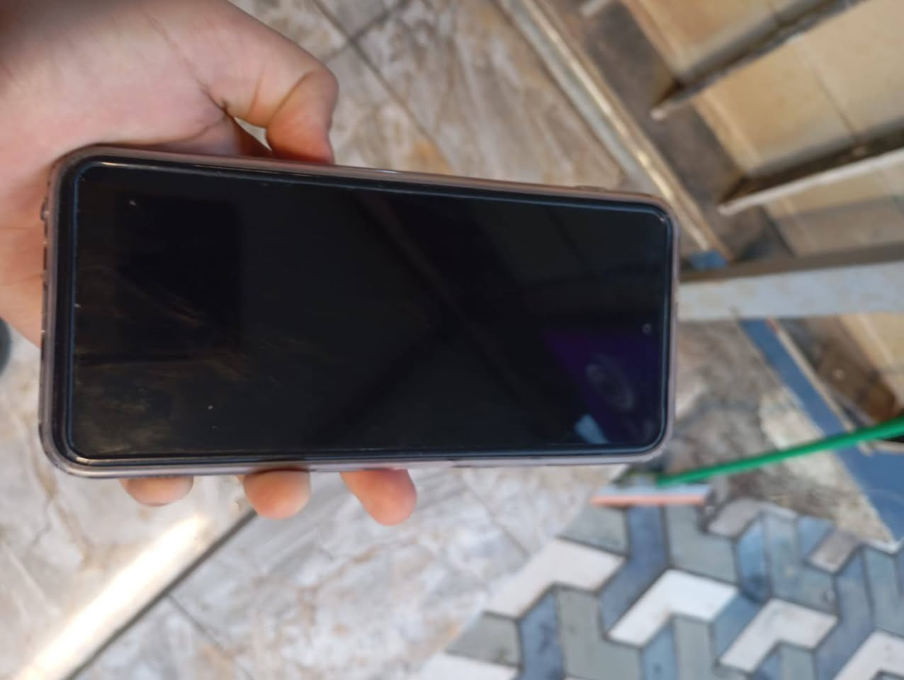 للبيع جهاز انفنكس هوت ستين اي بطاريه عملاقه 5160 امبير ذاكره 256 مستعجل علا بيعته السعر 140 قفللللل رقم ***********
