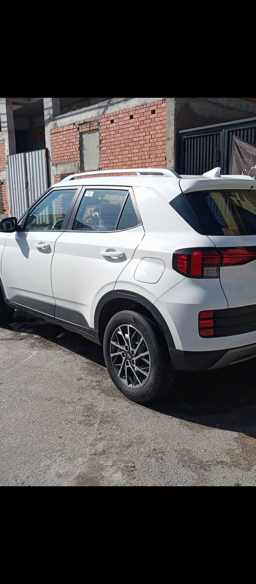 هيونداي فينو خليجي 2024
ماشيه 32 كفاله عامه رقم وهزه وسنويه جديده اربيل لغايه 2031
فول مواصفات 
***********
مكان السياره ياسين خريبط
