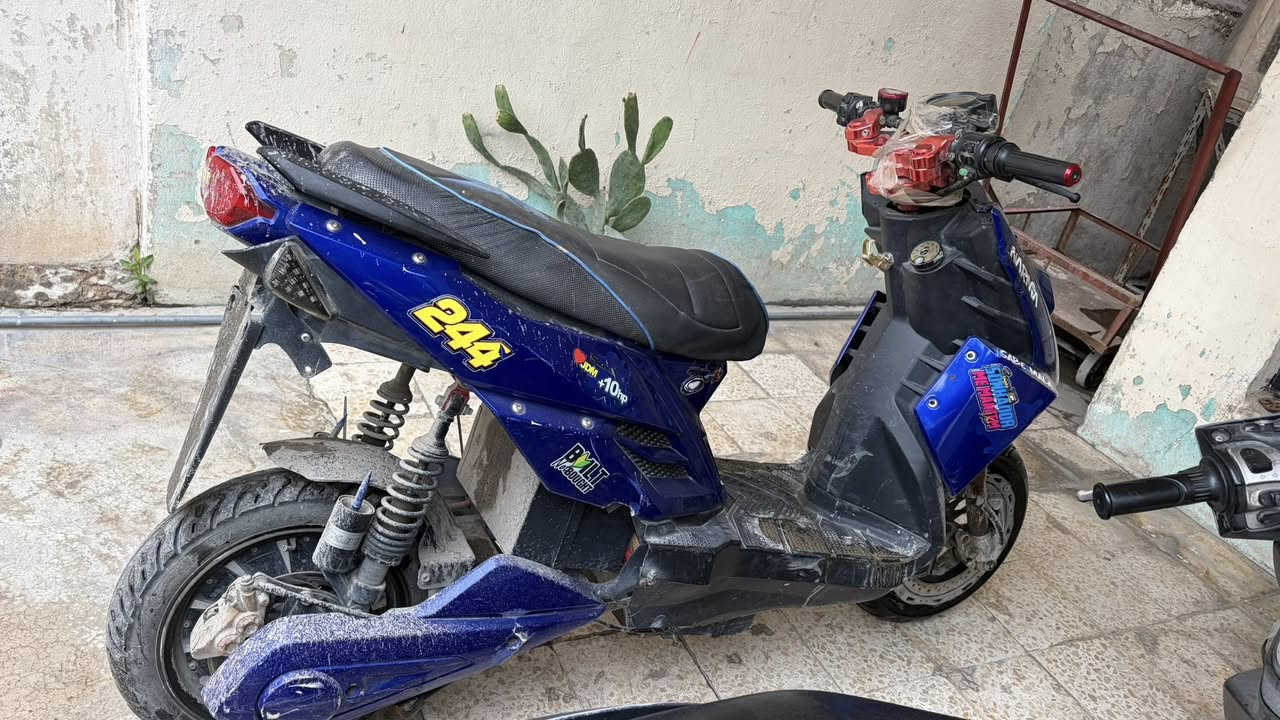 للبيع 
دراجة شحن 
عوزهة بطاريات  بطارياتها تعبانة
بريك الكدام شايلة وموجود بس تشدة 
الكيج مال سرعة بس تربطة مفصول
السعر ٥٠٠ وبيها مجال
مكاني الامين الثانية / بغداد


**إذا كنت صاحب هذا الإعلان وتريد حذفه لأي سبب، رجاءا أرسل رسالة إلى الدعم الفني**