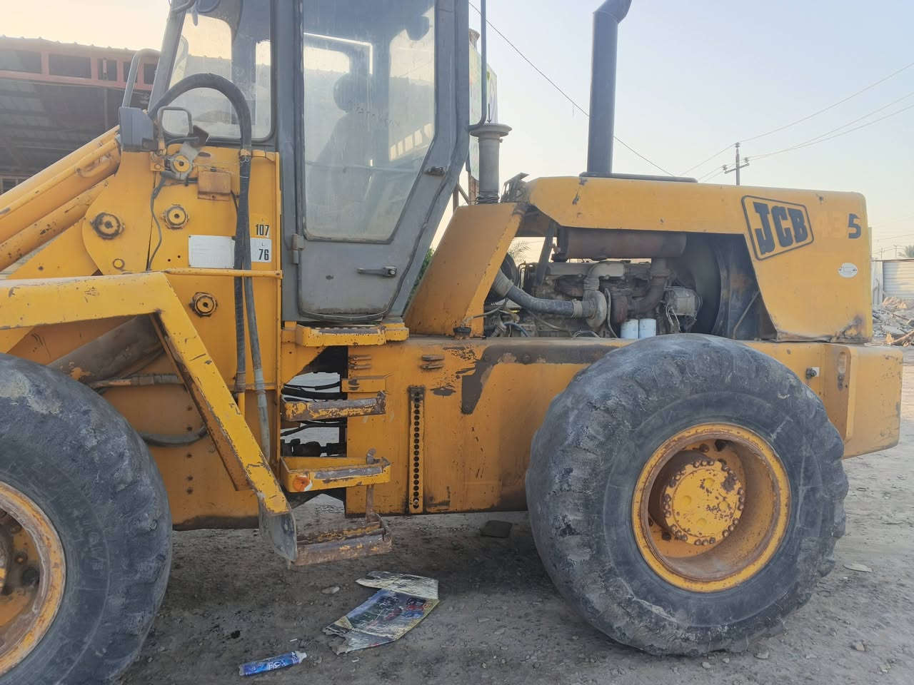 سلام عليكم شفل البيع حجم 70 كير مكينه مكفوله تجفيت جديد جب مامفتوح يابني سمه جي سي  بي موديل 91 رقمه واسط سعر 80 وبيه مجال رقم ***********
