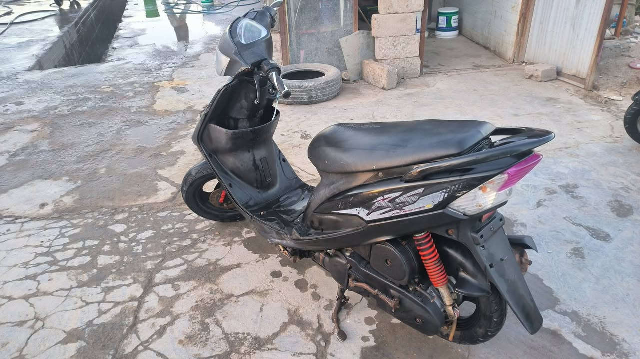 دراجه ماكس عدله كلهه ختم واحد ويه المكينه مفتوحه مره وحده كلهه شغاله من الطول لطول سلف هندر اشاير كهربائيات هورن السعر 625وبيهه مجال  المكان قضاء المدينه ***********
