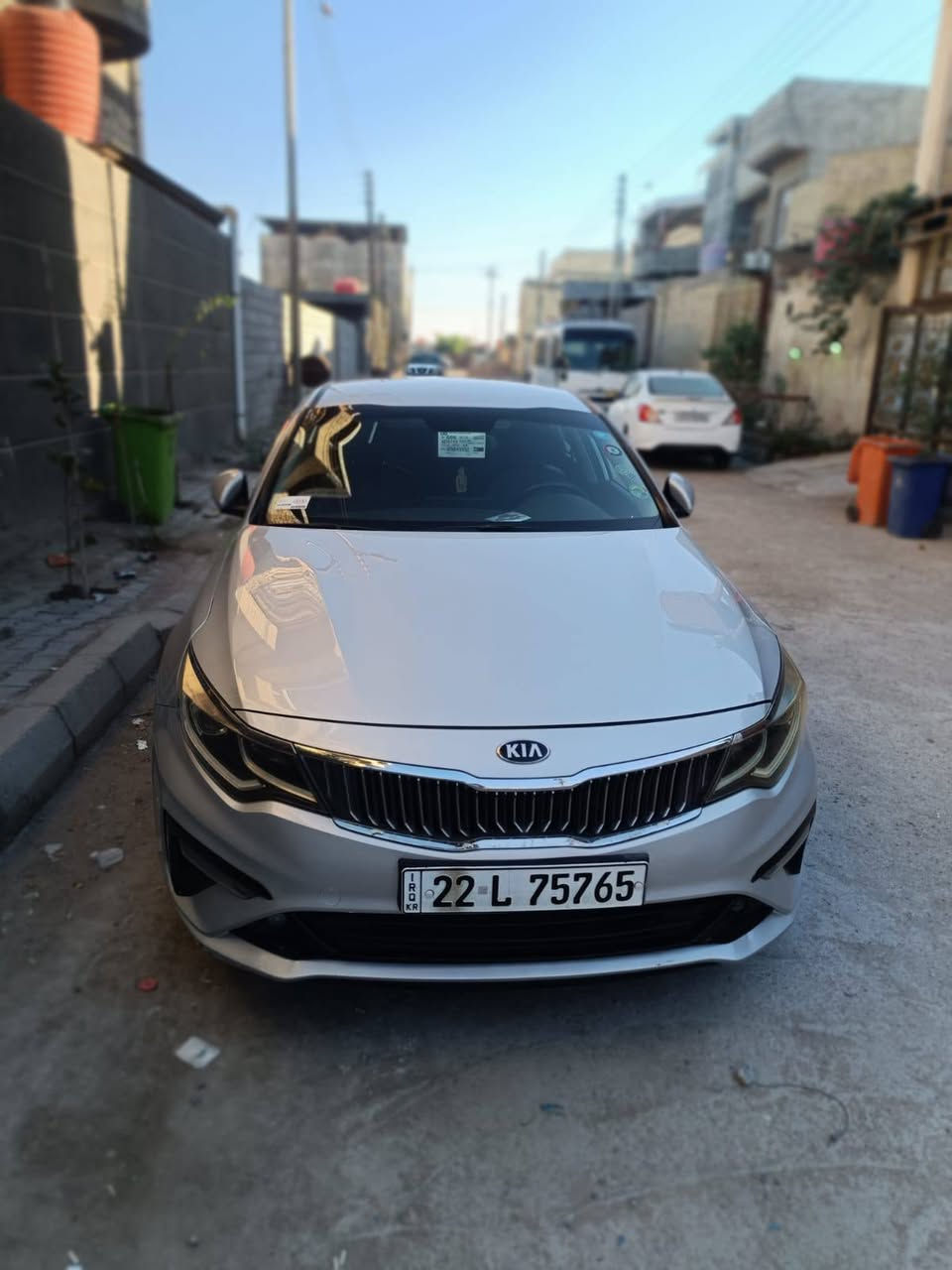 كي فايف وارد كوري مديل 22 مكينه 2000 دوش سياره جديده بمعنه الكلمه ماسيه 33 لف مكينه كير حداديه تخم تاير بيها صبغ بس قبق الصندوك داخله من كوريه بلعراق صار شخط بلمكدر اثر دراجه كما موضح بالصوره كشنات جلد تدفئى تبريد بلكشنات بيها هواي مواصفات السعر 170 بيها مجال بسيط حك الجيه مكان السياره بصره رقم اربيل

خوان انه مكلف بلنشر هاذ رقم راعيه
 ***********
