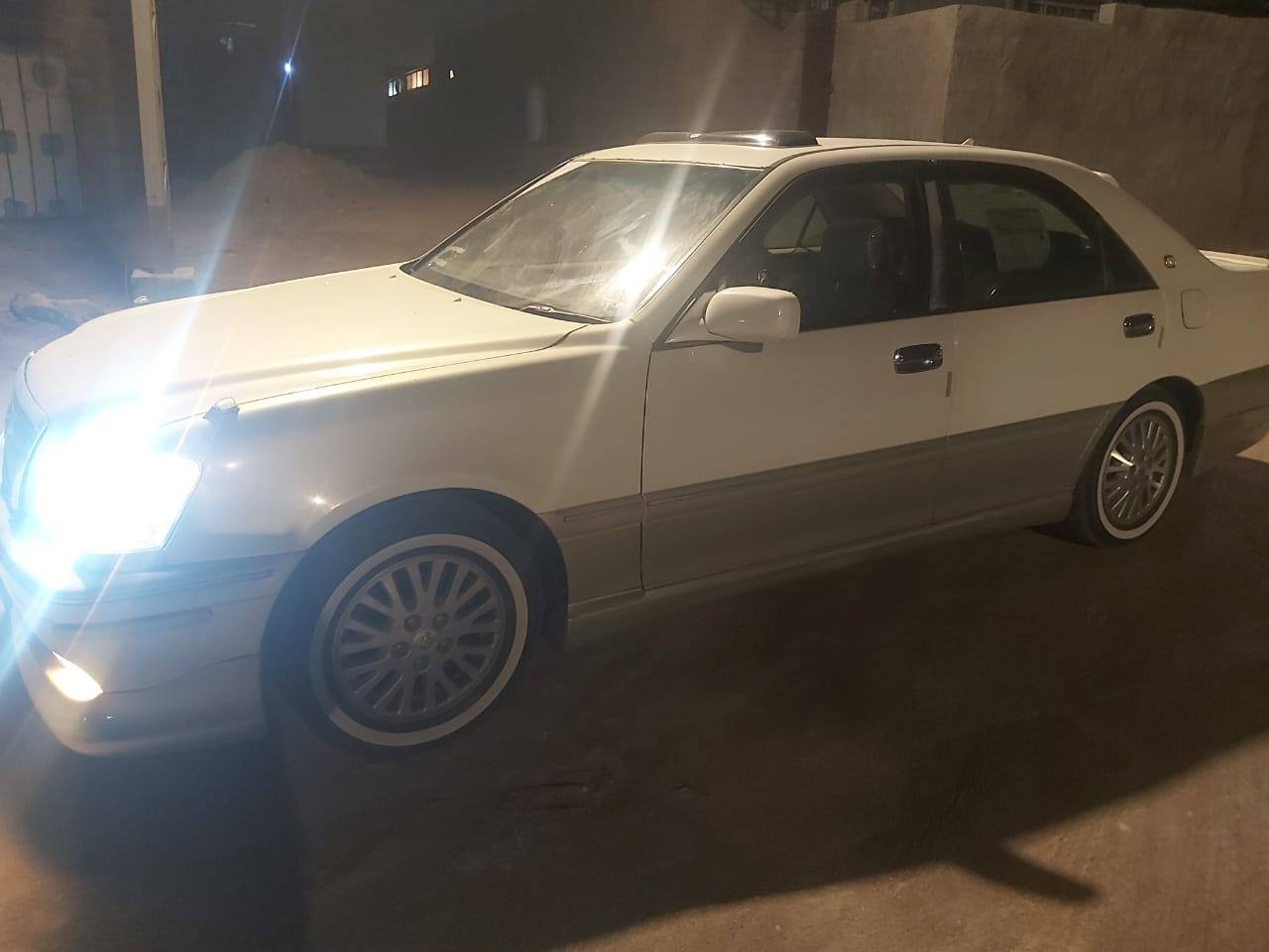 شباب اني مكلف بالنشر   
 السلام عليكم جنون ملكه للبيع موديل 2000 اربع 4 دكم مشروع وطني رقم بصره سياره بسمي اباي وقت تحب اداورلك مكينه ديفور الكبير حدايه نص ونص مكينه كير كفاله
العنوان البصرة هاذ   رقم ونتصل  سعر 125 وبيها مجال  ***********
