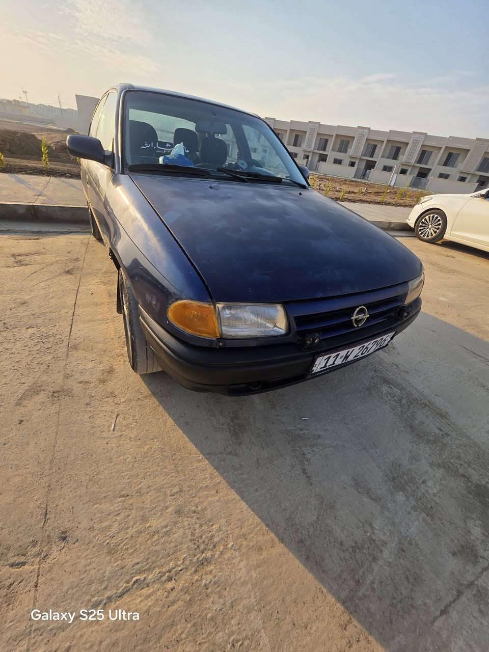 السلام عليكم
للبيع استرا صالون
كير عادي
محرك 16  
موديل 1993
رقم بغداد جديد
بأسمي اني الشرعي مالها
السنوية عضم
هزه جديده
قفل مركزي
طخم جديد
باتري جديد
مكاني موصل الأيمن 
السعر 43 ورقة 
رقم الهاتف ***********
