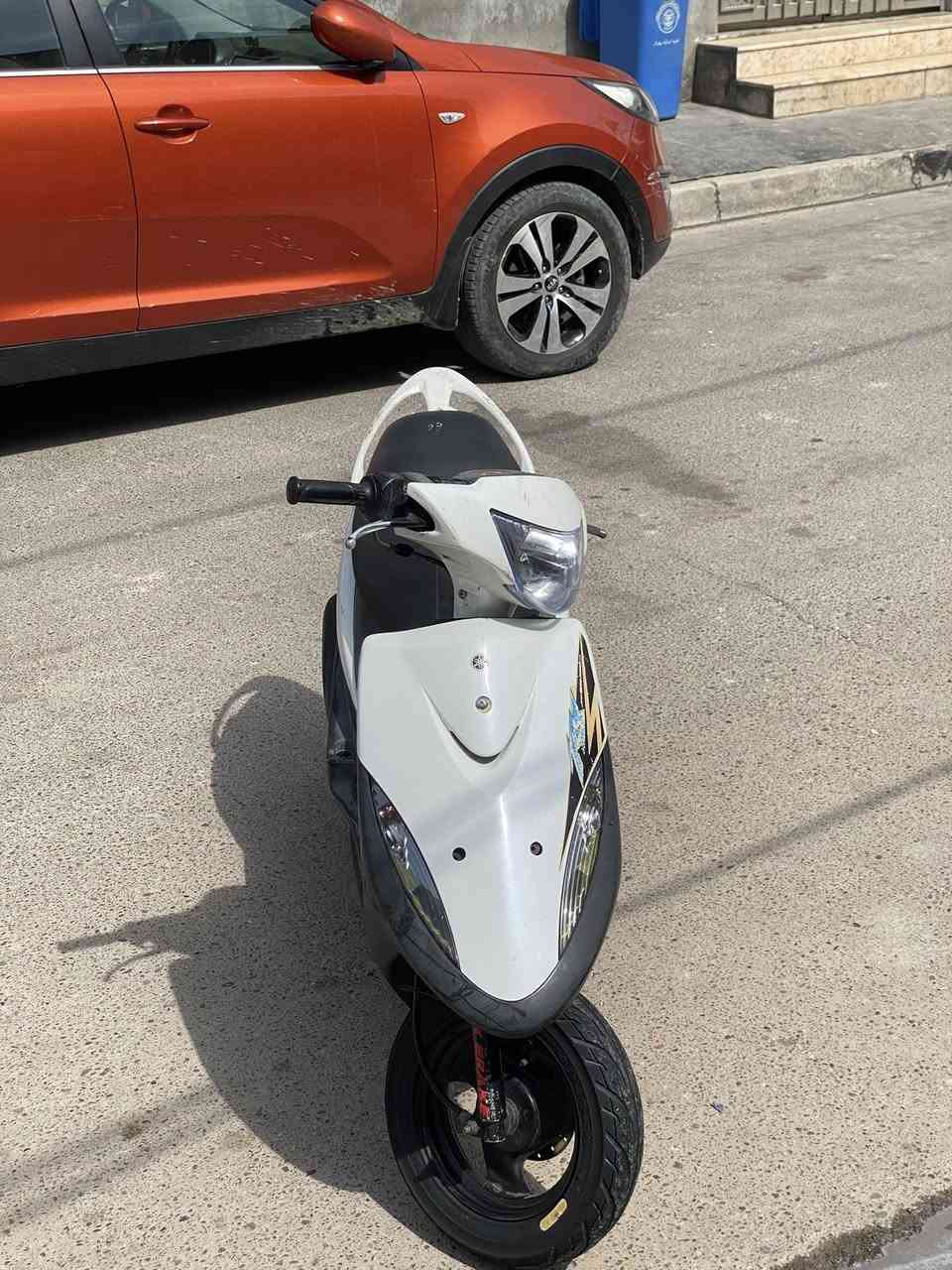 عدلة ابيض كفاله عامه ختم واحد ملاح دراجة مال جناي 1100 وبيها مجال مكاني بغداد الحريه ***********
