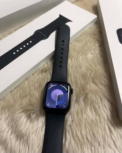 للبيع Apple Watch Series 6 40mm 🔥

المواصفات:
- النسخة: شركة ابل لاصلي لاصلي
- اللون: ازرق كحلي Aluminum
- الحالة: نظيفة 10/10
- صحة البطارية: 97% 
- الملحقات: الكرتون + الشاحن الاصلي
الاستفسار اتصل اوتدلل
السعر250الف
***********

