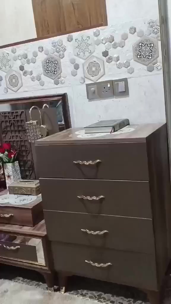 السلام عليكم غرفه تركي للبيع ثمان قطع شرط اخو الجديد السعر 850 وبيها مجال للشاري الرقم والاستفسار خاص
يتوفر.  توصيل.   داخل الموصل


**إذا كنت صاحب هذا الإعلان وتريد حذفه لأي سبب، رجاءا أرسل رسالة إلى الدعم الفني**