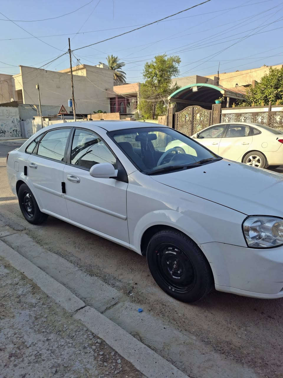 السلام عليكم اوبترا خليجي شركة عامة 2012 بيها بنيد صبغ بدون ضربه فقط وبيها بارد با الجاملغ الامامي اشويه وباقي السياره كفاله سنوية جديده2031  السعر 85 وبيها مجال موقعي الدورة شارع 60 رقم تلفون ***********
