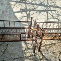 تخت للبيع عدد ثنين يصير طابقين حديد 07510288273