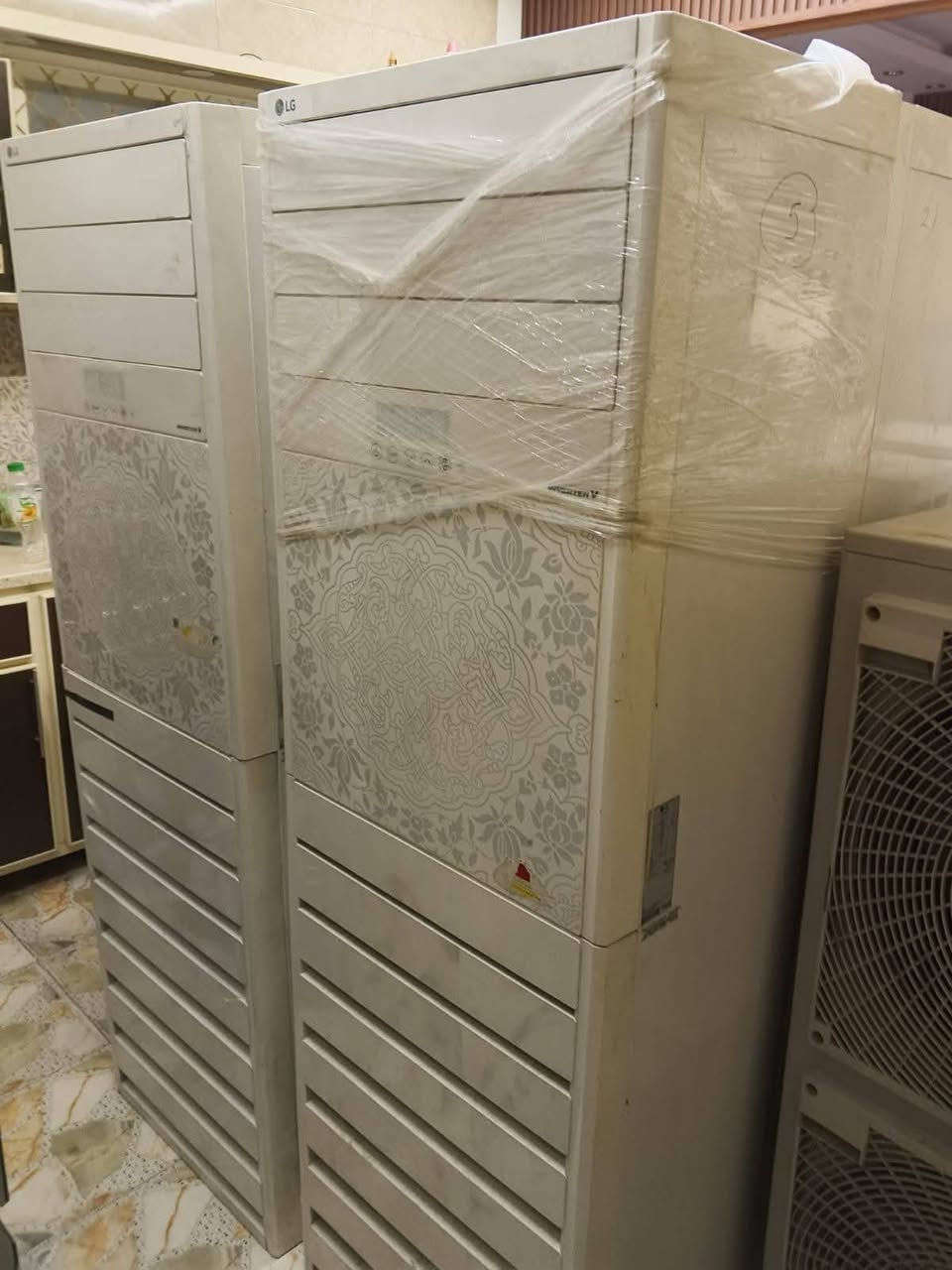 سبالت ال جي ٥ طن انفيرتر عدد ٥ اجهزه اخو الجديد بدون بواري للبيع مكاني البياع ***********
