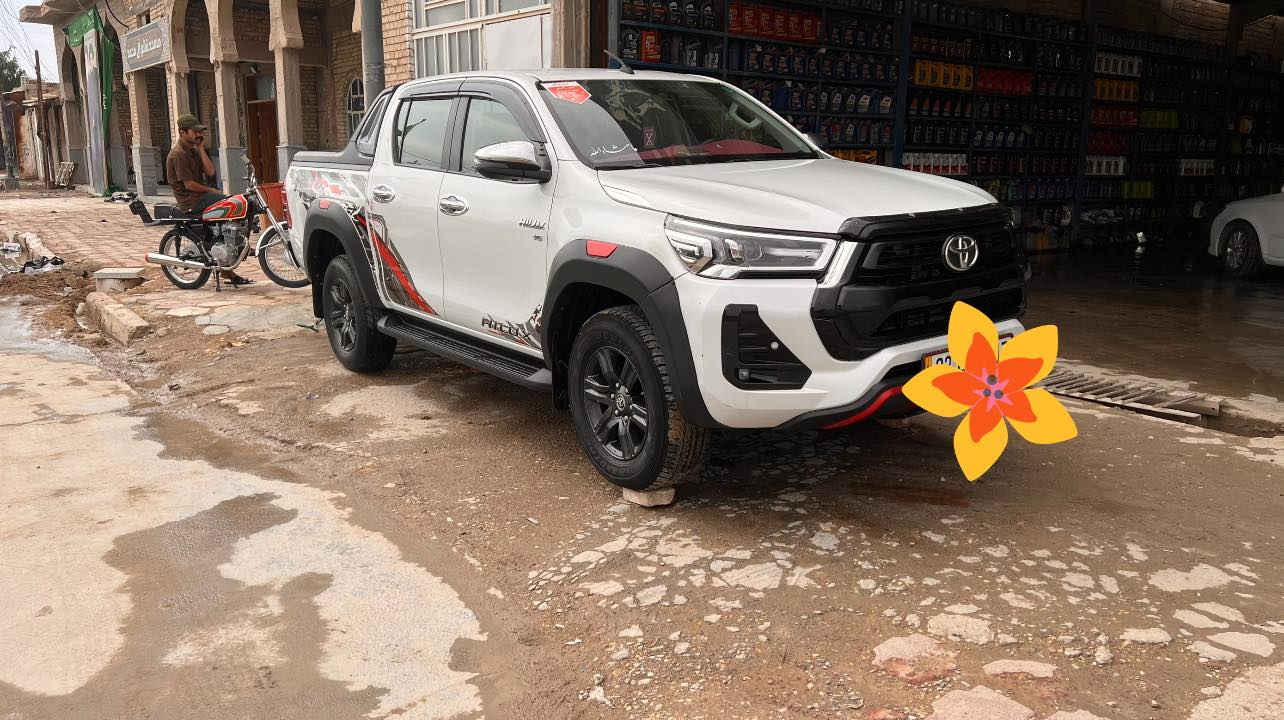 تي ار
موديل2024
6سلندر 
نظيفه كلش
رقم اربيل
السعر اتصل ***********
