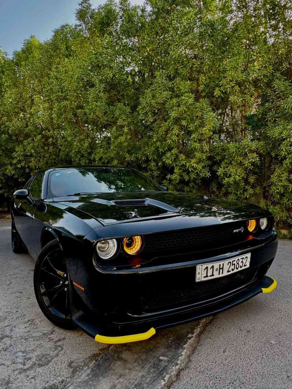 جالنجرsxt بلاك توب للبيع موديل 2018 
موصفات sxt معروفة 
تشغيل عن بعد 
شاشة كبيرة 
نضام تراكشن
نضام سبورت 
تبريد قطعتين 
شفتات بل ستيرن 
حساست سيارة فول عدا الفتحة 
هزة وسنوية جديد باسمي تحويل ثاني يوم 
 
حادثها جاملغ خلفي بامريكا ومصلح 
وبل عراق جاملغ امامي بس 
بجم كبس سيارة جاهزة من كلشي ونصبتها حلوة 
سعر170$$ وبيها مجال 
 ***********
مكان سيارة بغداد
