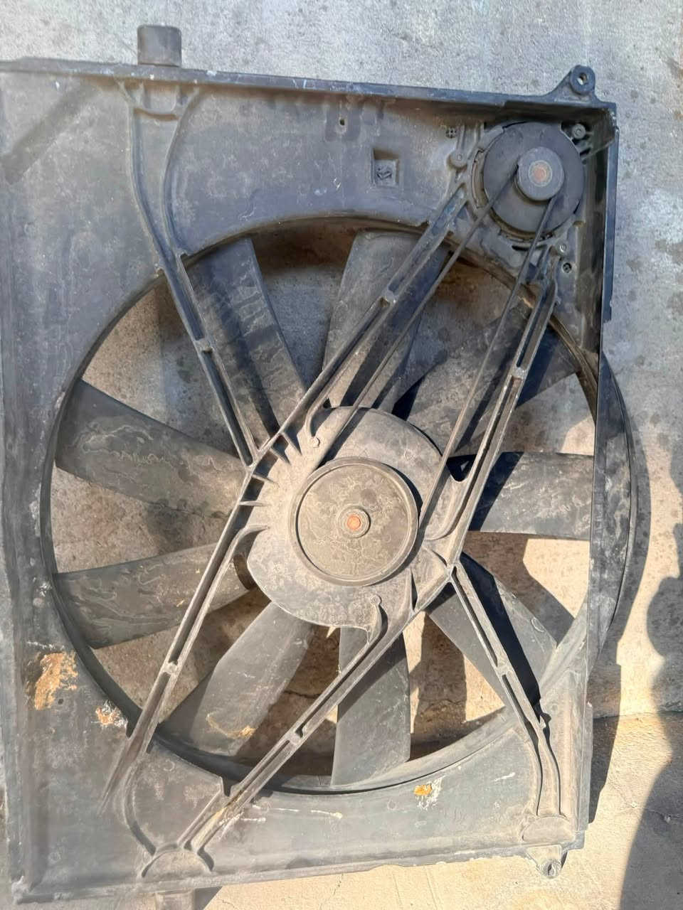 اخوان مروحة غواصة قيم  واخذ التفيده يخابرني ***********

