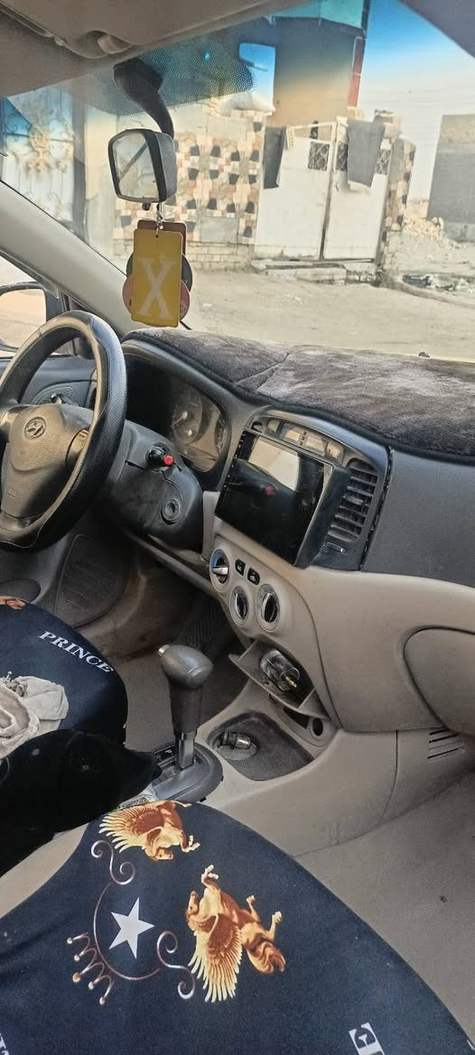 السلام عليكم اكسنت للبيع موديل 2006 رقم كروك انكليزي بسم السيارة تحويل ثاني يوم سيارة مكينه وكير بالجيس بس باب مبدل مال سائق شراي يتصل ***********
