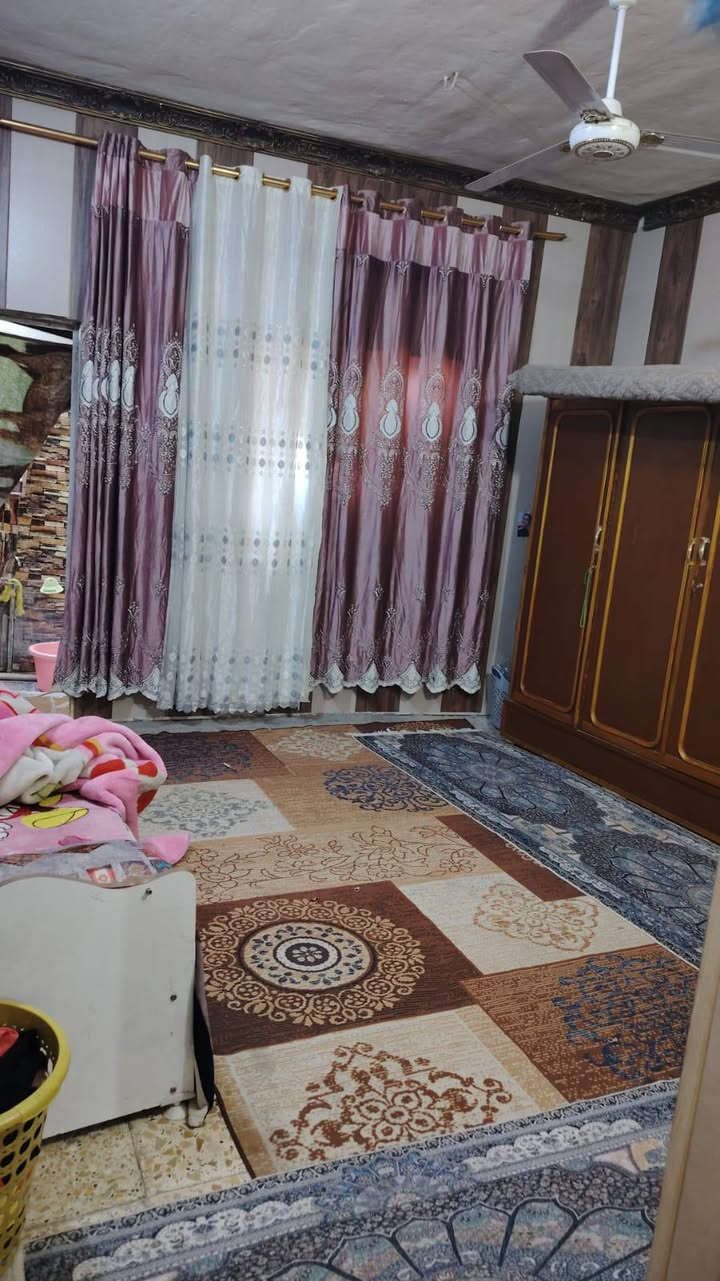 سلام عليكم دار للبيع في جسر ديالى في سواعد خلف حسينيه صادق الامين مساحته 100مابي مطبخ الصاله مسوينه مطبك السعر 60وبي مجال تصلو على هذا الرقم ***********
