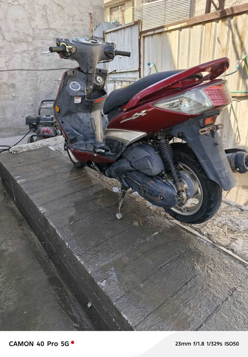 سكنس نوزل خطين طلاعات دراجة كلها بلاد اي نقص مابيها مكينة خرسة شلعة ومعدل مكان بغداد الشعب السعر ٨٥٠  قفل مستعجل عل بيع للاتصال *********** شراي يتصل
