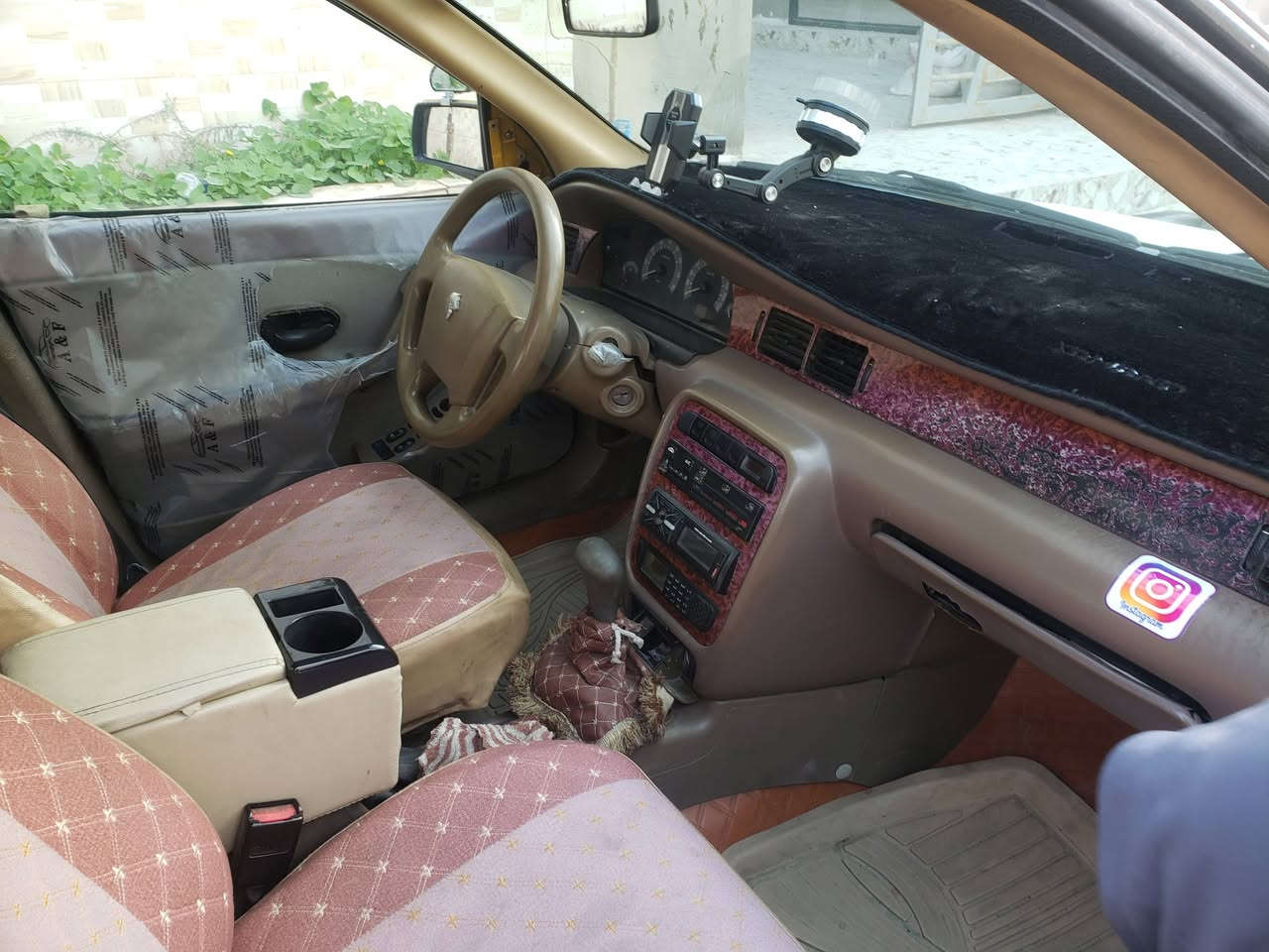 سلام عليكم
سمند 2011بغداد دولي سنوية وهزه جديد محرك وكير يارس 1600جديد دوشمه وكاعيه جلد وتخم تايرات جديد شرط تحويل فقط
السعر 37$
خانقين 
***********
