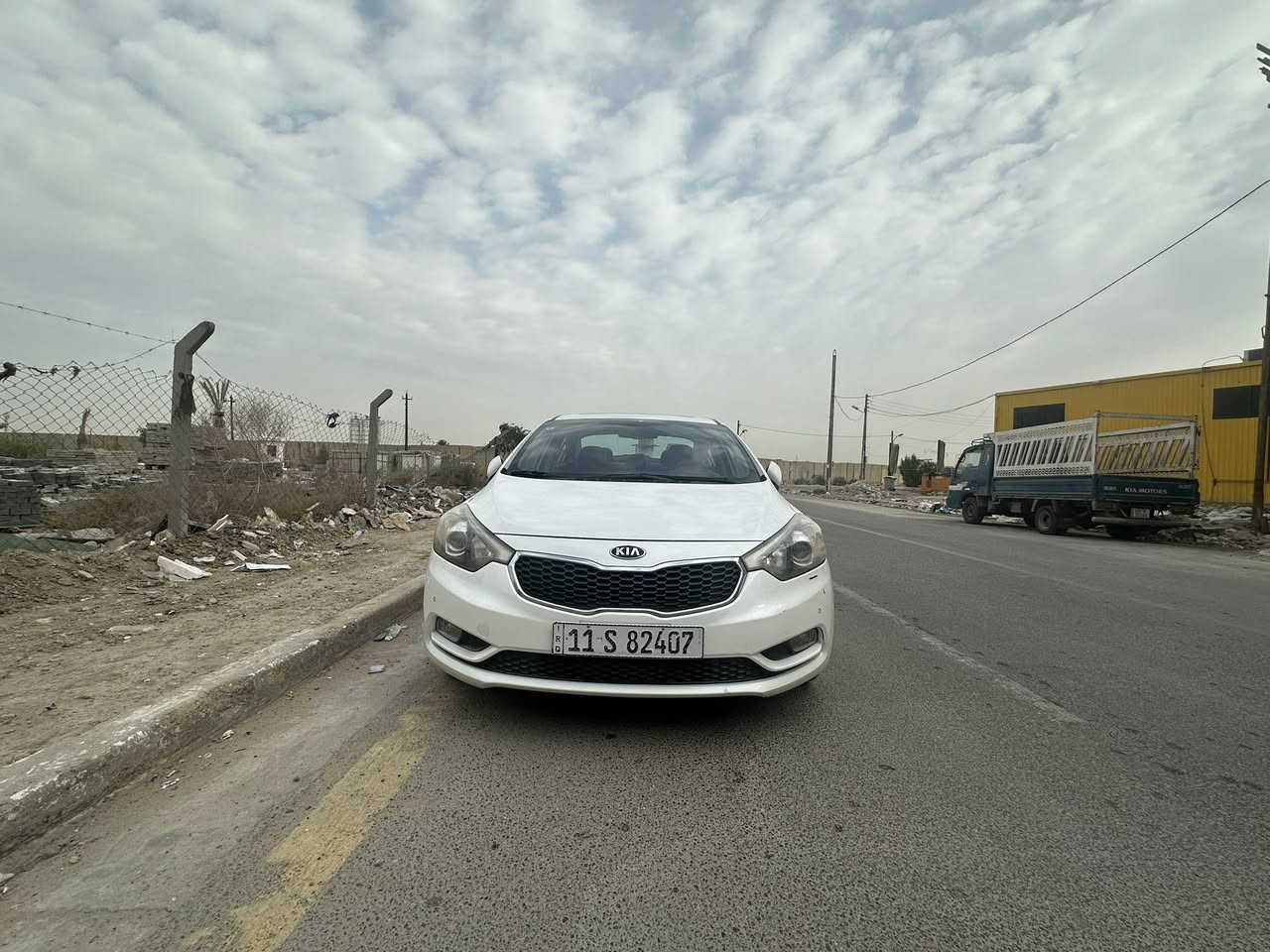 السلام عليكم سيراتو للبيع مديل ٢٠١٥ بدون صبغ بيهة بس هاي الضربه الموضحه بل صوره وارد ايراني فول مواصفات ماشيه ١١٢كيلومتر 
للستفسار             ***********.        ***********
