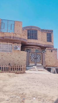 دار للبيع 100 متر مربع ركن حي الجامعه بيتين عن شارع 30  متوفر كافه الخ...