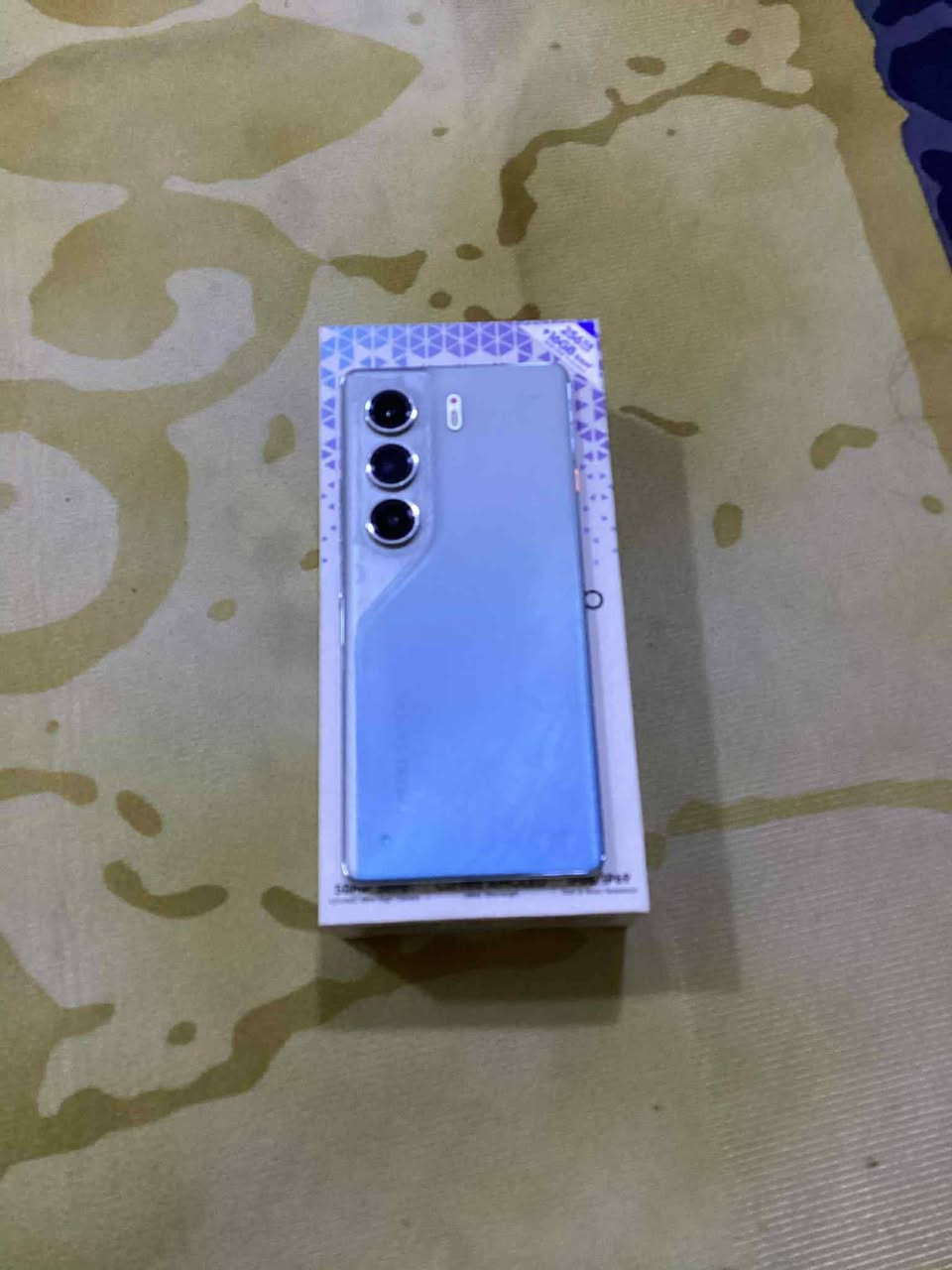 السلام عليكم
تيكنو كامون 40 برو 5جي
ذاكرته 256 رام 12+12 معالج دايمنستي قوي يشغل العاب 90 فريم شاشة 144هرتز جهاز ظد الكسر و الماء ما مفتوح سعره225الف ديالى بعقوبة التحرير 
الاستفسار /***********
