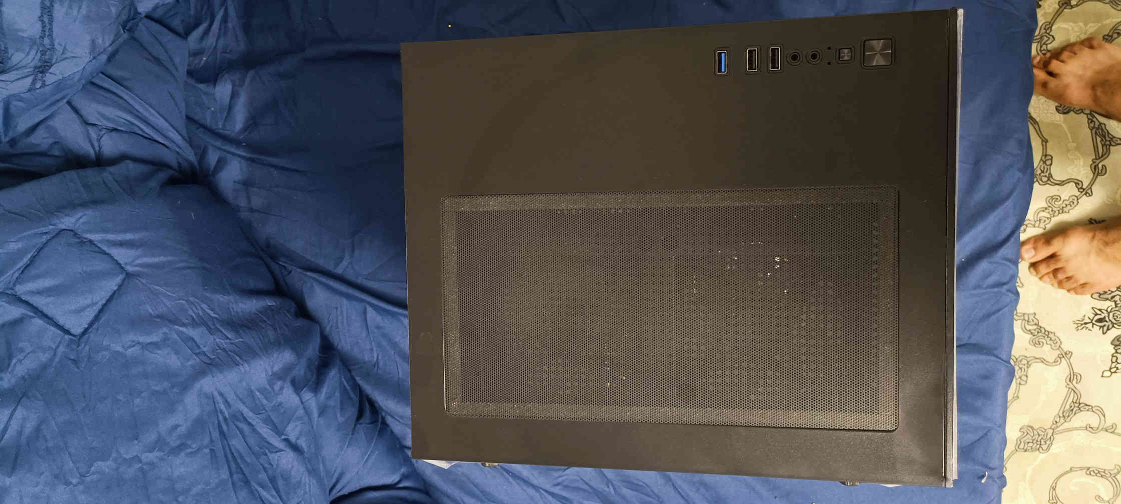 ❤️سلام عليكم جديد جديد ❤️
كيس للبيع السعر ٧٠٠ كل الغراض جديده عدا الباور مستعمله 

المواصفات 
معالج r5 5500+fan cooler master 

Mb  Asrock b450m/uc المذر بورد واي فاي يجيي بي اريلات

Ram hyperx fury 2x8 16gb 3200mhz الرام بدون ارجيبي

M.2 nvme crucial 1tb pci 4 5000 mb التخزين

التخزين ssd 128 apcher

كارت الشاشه Rtx 3050 windforce oc يجي بدون كيبل باور مباشر بال PCI 

الكيس اسود زجاجي بي ٥ مراوح شبيه ليان لي مع هاب وريمونت تحكم 

الباور سبلاي thermaltake 650 w فقط هذا مستعمل 

للتواصل خاص او واتساب ***********
توصيل متوفر بحجز رصيد فئه ٥ دولار اسيا لضمان الاستلام واذا تريد تجي
 اهلا وسهلا بغداد مدينة الصدر راسلني ادزلك موقعي
