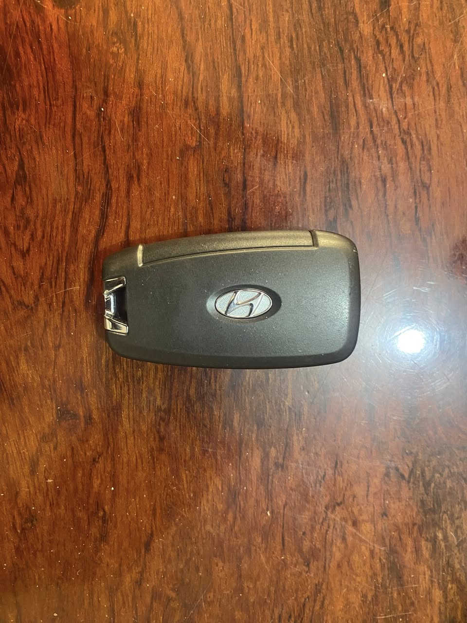 سويج اكسنت الشكل الجديد وارد امريكي
سعر 40 الف قفل ، مكاني بغداد 

***********
