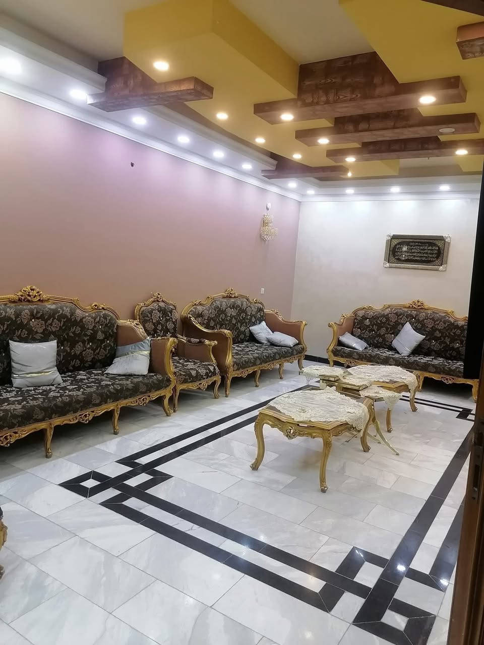 ⭕️دار للبيع في حي الضباط الاولى قريب من مدرسة الحله

⭕️المساحة ٢٢٥م طابو صرف 

⭕️بناء حديث 

⭕️الطابق الارضي يحتوي على صالة وهول ومطبخ وغرفة نوم ومجمع صحيات 

⭕️الطابق الثاني يحتوي على ثلاث غرف ومجمع صحيات 

⭕️لطلب سعر  مراسله الصفحة او الاتصال على الارقام

*نستقبل جميع عروضكم السكنية 🏠 والتجارية 🏡 بكافة مناطق الحلة 
……………………………..
للمزيد من المعلومات

مراجعة مكتب بابل الكائن في شارع ٦٠ مقابيل حلويات ريف دمشق اوكراج ناجي كماش سابقاً او الاتصال ☎️ 

***********ابو احمدالاسدي  
***********احمد الاسدي
***********امير الاسدي
