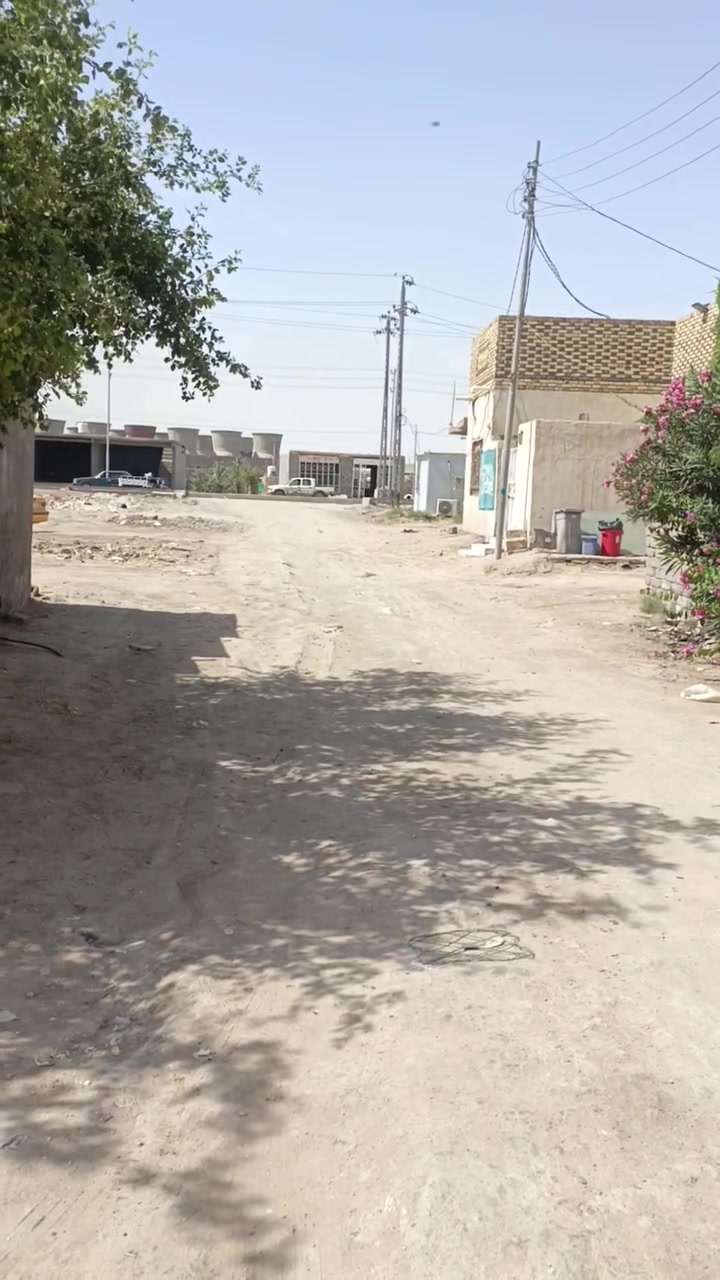 سلام عليكم  قطعه للبيع ب جامعه ذي قار بلصخين مقابيل الطاقه
مساحه 220متر بنص البيوت وقريبه عل سايدين ثالث او رابع بيت ماي وكهربا بلباب والشراي بي خير وتدلل اذا شراي

الشراي يتصل ***********او يجي خاص
