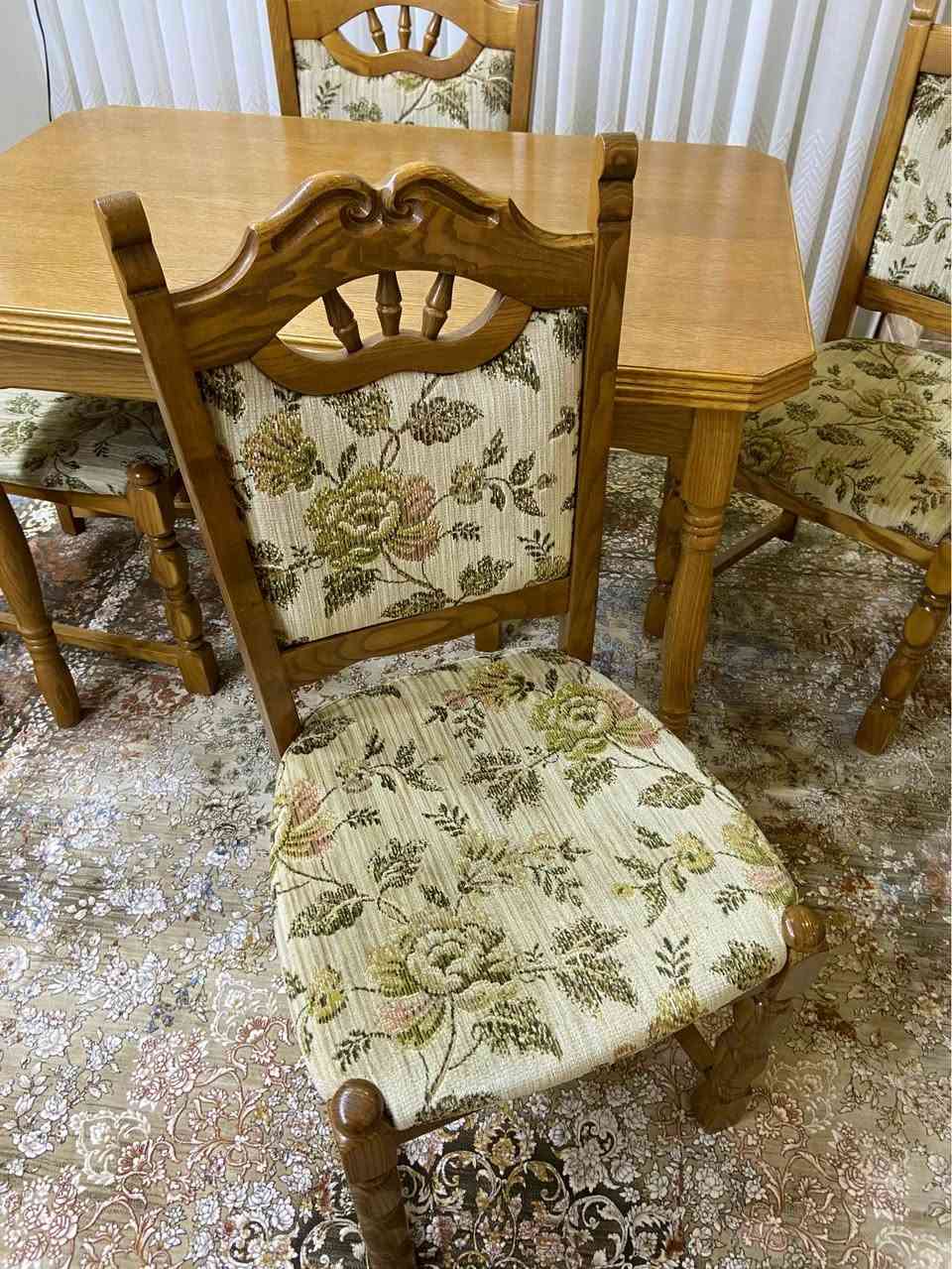 کورسی و مێزی کلاسیک بۆ فرۆشتن
هیچ عەیبێکی نیە و زۆر مەزبوتە
کلاسیکە و ٤ نەفەریە
نرخ: ٣٥٠،٠٠٠ هەزار
شوێن: سلێمانی السليمانية, العراق


**إذا كنت صاحب هذا الإعلان وتريد حذفه لأي سبب، رجاءا أرسل رسالة إلى الدعم الفني**