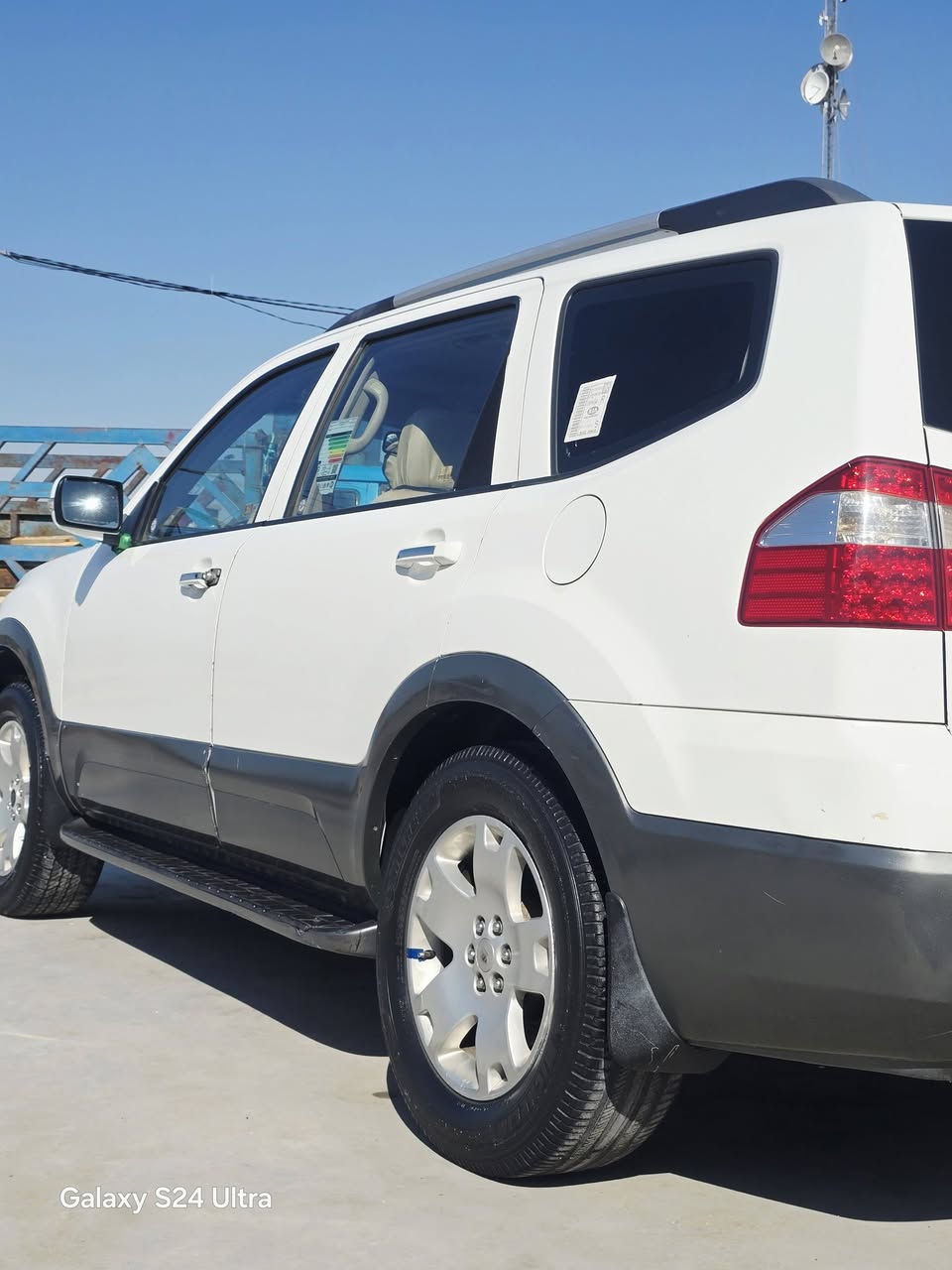 السلام عليكم ورحمة الله وبركاته 
اخوان كيا موهافي 2009 فول مواصفات 
بصمه فتحه كامره شاشه وباقي المواصفات معروفه 
تبديل قطعتين السعر 115 بيه مجال بسيط 
للتواصل /***********
***********
