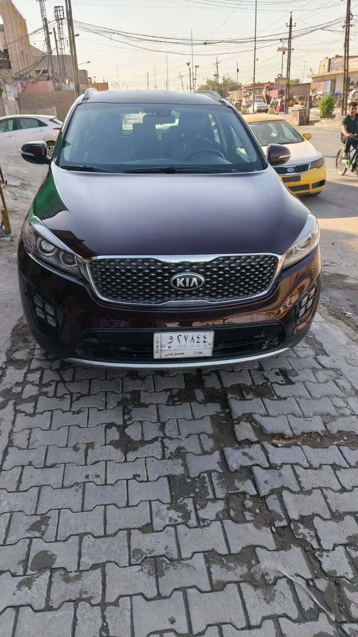 موديل ٢٠١٦ رقم بغداد لون كرزي
٧ راكب
٦ سلندر
تبريد ٣ قطع
كشنات جلد لونين كلهن كهرباء
شاشه كامره دواره
محرك كير مامفتوحات 
((حادث بنيد فقط)) 

مكان السياره بغداد م. الصدر رقم الهاتف***********
