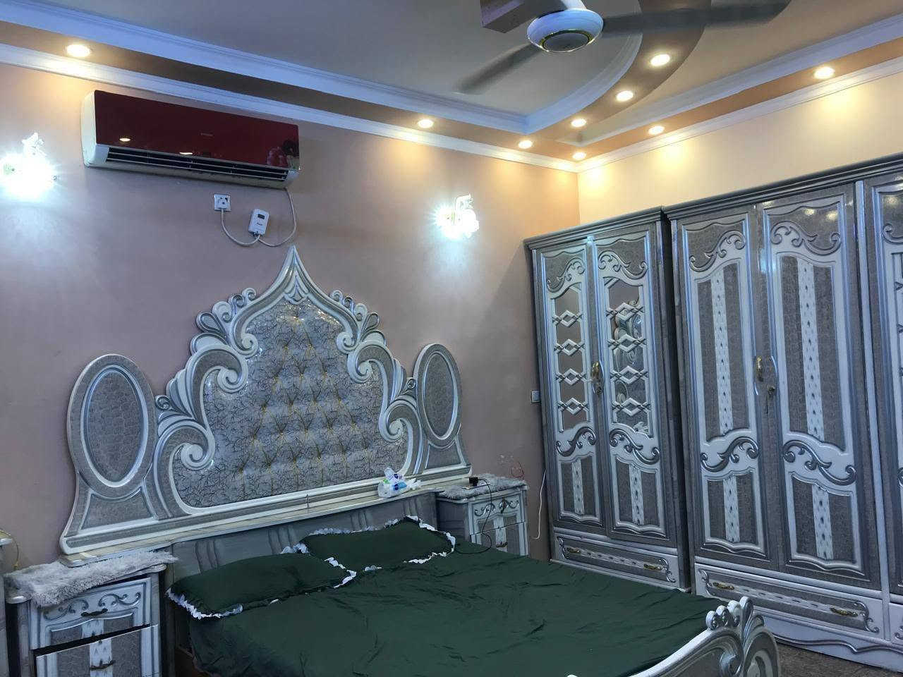 دار للببع مسا حة 170م
@ثلاث طوابق
واجهة8.50م
نزال20م
استقبال ومطبخ حار وبادر 
5حمامات  ومخزن
....
موقع الد ار  الشعب حي التجار
.......
مراجعة مكتب دلالية الامين
بادارة ابو ايمن الحميداوي
***********@@@
