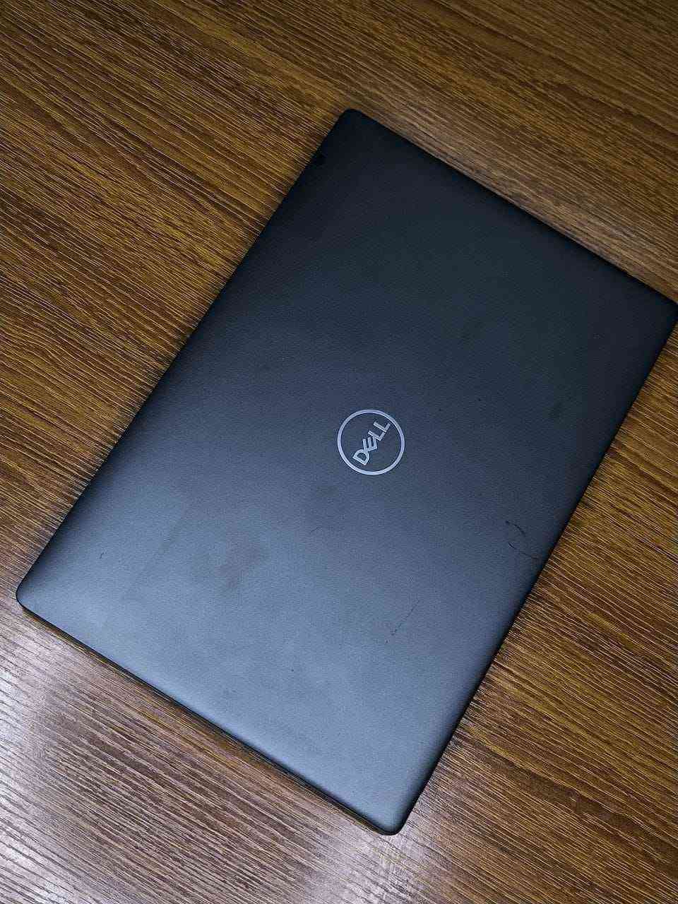 لمس)Dell Latitude 5400 

🔹 المعالج: i5 – الجيل الثامن – فئة U
🔹 الرام: 8GB DDR4 (قابل للتطوير)
🔹 التخزين: 256GB SSD M.2
🔹 الشاشة: 14 إنج – FHD – لمس
🔹windows 10

✔️ الدراسة والمحاضرات
✔️ الشغل المكتبي (Word, Excel)
✔️ التصفح والإنترنت
✔️ برامج التصميم الخفيف (Photoshop)
✔️ مشاهدة الأفلام بدقة عالية
✔️ اجتماعات أونلاين (Zoom, Teams)
🔥 مناسب للاستخدام اليومي العملي بدون مشاكل

🎁 الهدايا المجانية:
🖱️ ماوس
🖱️ باد ماوس
🎒 حقيبة
🔌 شاحن أصلي
🔒 الضمان والخدمات:
🔍 فحص كامل قبل الإرسال
📦 فحص كامل قبل الدفع والاستلام
🛠️ ضمان 7 أيام استبدال عند وجود خلل مصنعي
🟢 جاهز للاستخدام المباشر
📍 الموقع: بغداد – الأمين الثانية
📱 للتواصل واتساب: [***********]

التوصيل متوفر إلى جميع المحافظات 🇮🇶✨ بغداد, العراق
