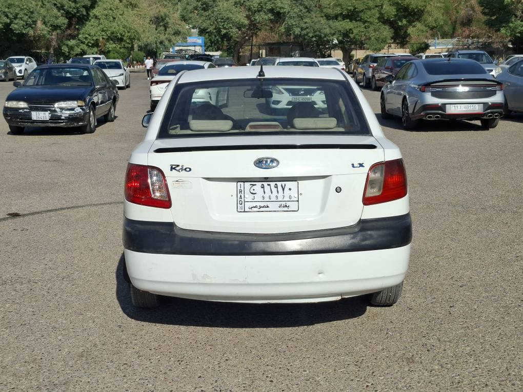 السلام عليكم للبيع كيا ريو موديل ٢٠٠٧ محرك ١٦٠٠ المرغوب تخم تاير جديد صدر امامي جديد خلفي نظيف تبريد شغال شاشه كاميرا سياره جاهزه من كلشي صبغ بيها اربع قطع حادثها جاملغ وبنيد صفحه السايق السعر ٧٢ وبيها مجال بسيط 
مكاني الدوره ابو دشير 
رقم الهاتف *********** بغداد, العراق
