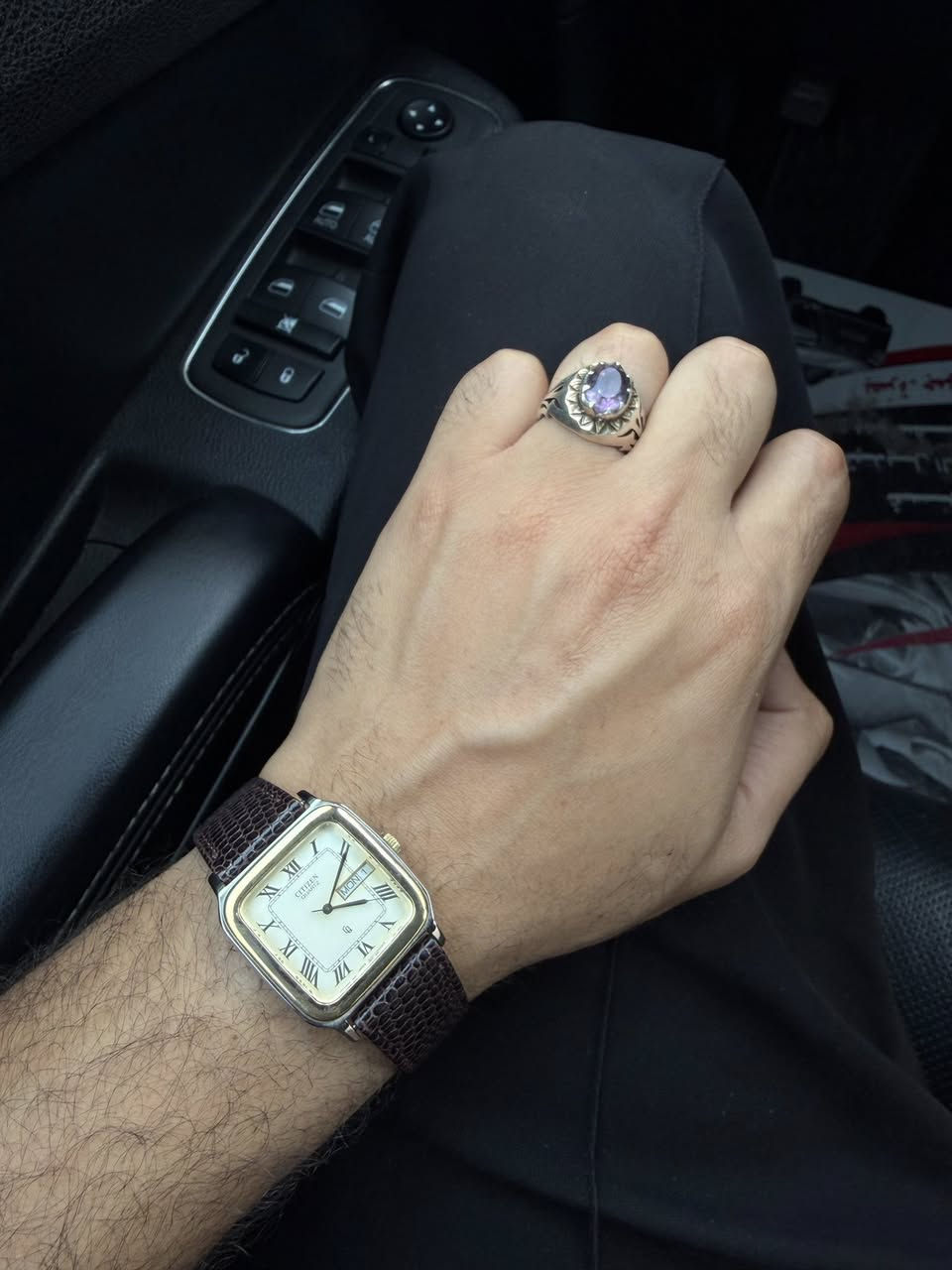 Made in Japan 🇯🇵
نوادر السيتزن شكل الكارتير  
انتاج الثمانينات 1980s
قطر كلاسك 33/34
منفذ دي ديت
ارقام رومانية
نظام التشغيل كوارتز 🔋
نضافة عالية جداً
السعر 115 الف


**إذا كنت صاحب هذا الإعلان وتريد حذفه لأي سبب، رجاءا أرسل رسالة إلى الدعم الفني**