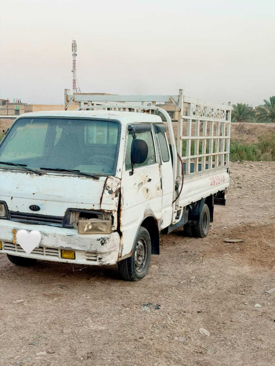 السلام عليكم كية حمل  سيارة شغاله خير من الله نستخدمه فقط للموكب مانشتغل بيه السعر 30ورقة السياره ورثه للستفسار ***********

