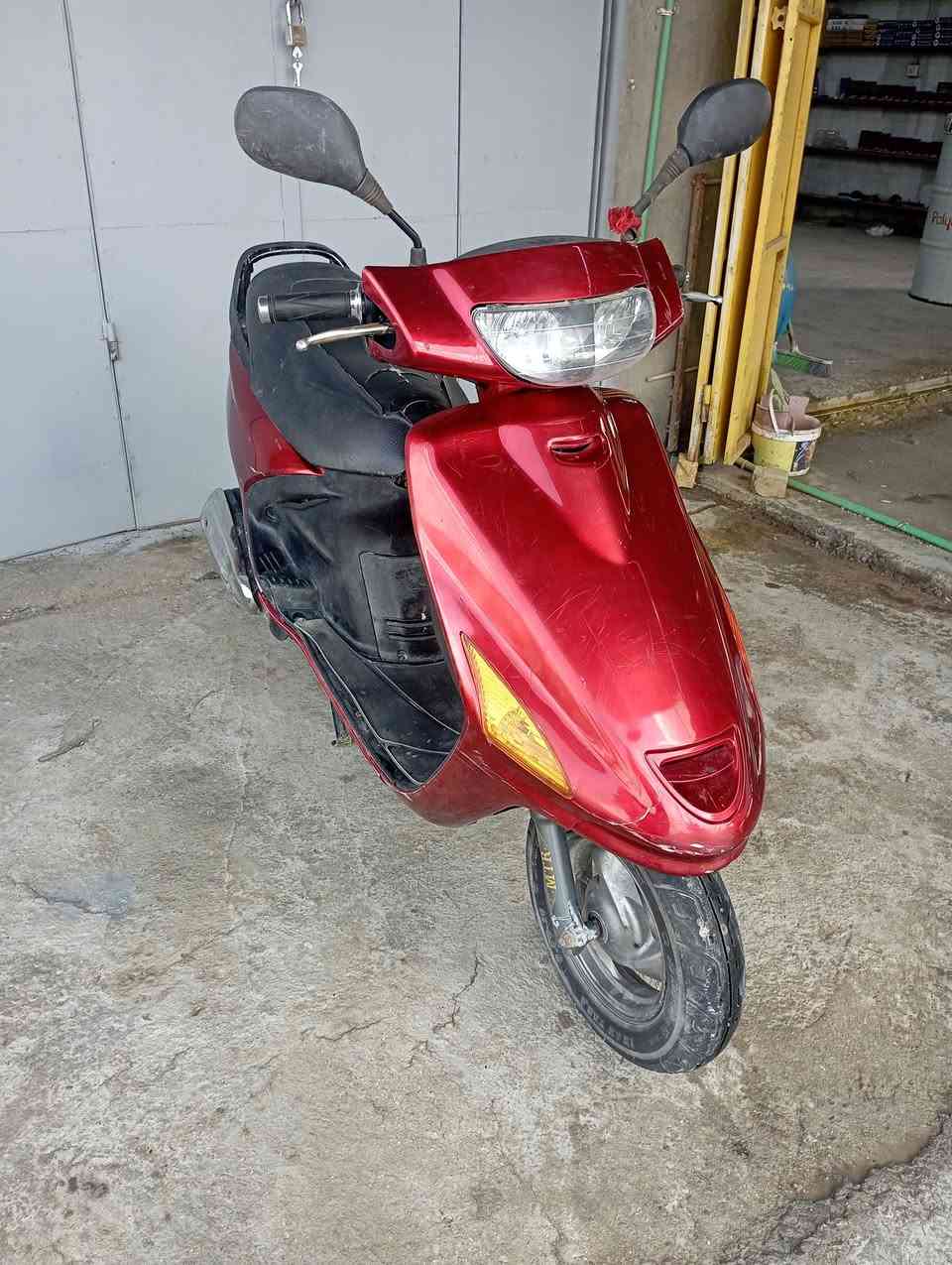 السلام عليكم دراجه فراشه للبيع دراجه جديده ما عوزه برغي كهربائيات كلها شغاله سلف  هندر محرك شلعه ومعدل ونعومه دراجه نضيفه السعر 350وبيه مجال للشراي مكاني بابل الحمزة الغربي للاستفسار ***********
