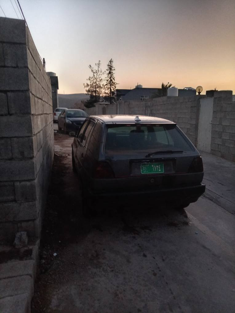 گؤلف موديل ١٩٩١ گير عادي  ئارم بلاستيك هه ولير سعر ١٢ ورةقة و مجال شوين هةولير. بةستؤرة غاز و بةنزينة *********** أربيل, العراق
